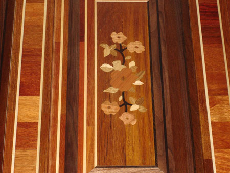 333: The close-up of the Florizel Parquet looks like a picture frame.