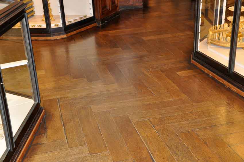 Herringbone parquet flooring example